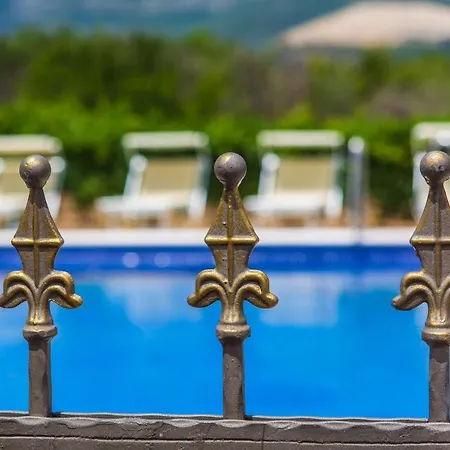 Poolside Escape Ostanak kod kuće