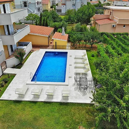 Poolside Escape Quarto em Acomodações Particulares