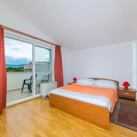 Poolside Escape Ostanak kod kuće *