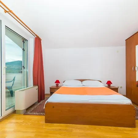 Poolside Escape Privat bolig Kaštela
