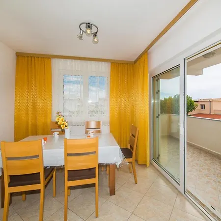 Ostanak kod kuće Poolside Escape *