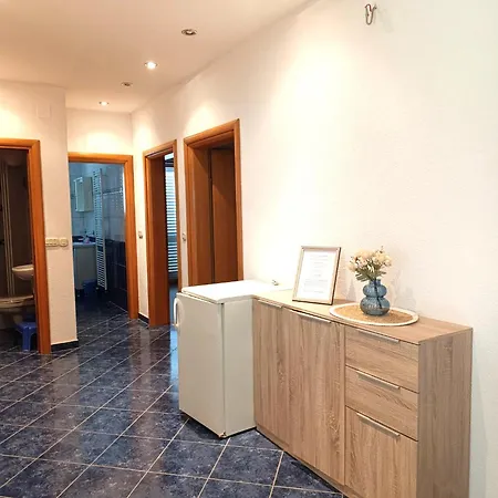 Poolside Escape Ostanak kod kuće *