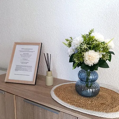 Ostanak kod kuće Poolside Escape *