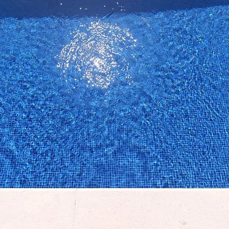 Poolside Escape Ostanak kod kuće *